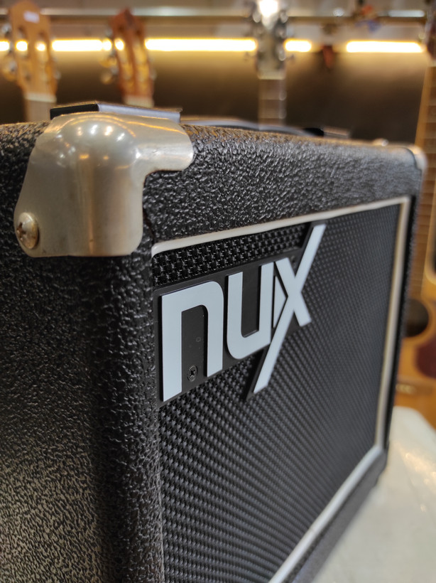 آمپلی فایر nux Mighty 8